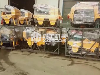 翔工機(jī)械一批小型壓路機(jī)包裝好，成功出口到國(guó)外