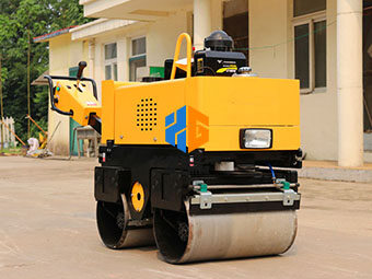 如何保證小型壓路機良好的振動效果呢？