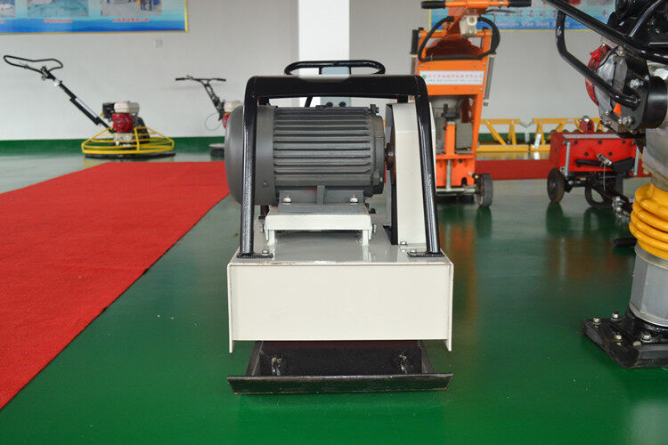 平板夯對(duì)于泥土壓實(shí)作用很大，沒人反駁吧？