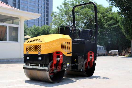 小壓路機(jī)兩種動(dòng)力需求選擇，狹小的面積也可以